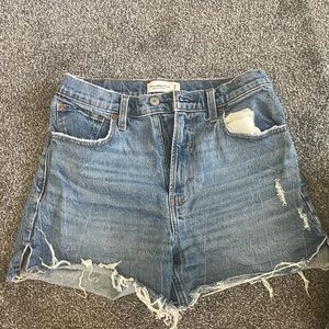 A&F high rise 4 in shorts curve love